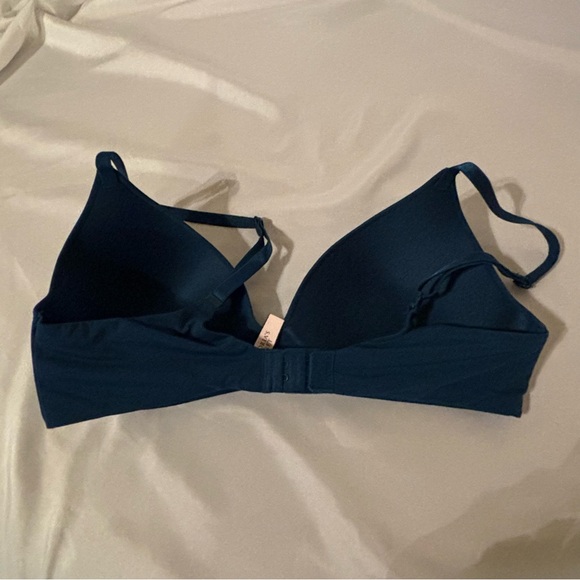 VS T-Shirt Bra - Picture 2 of 4